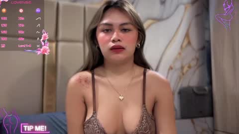MAXINE online show from May 17, 8:49 pm