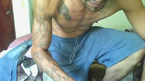 Snapshot of bhgd46t5 chatting on June 27, 6:46 pm bhgd46t5 online show from June 27, 6:46 pm