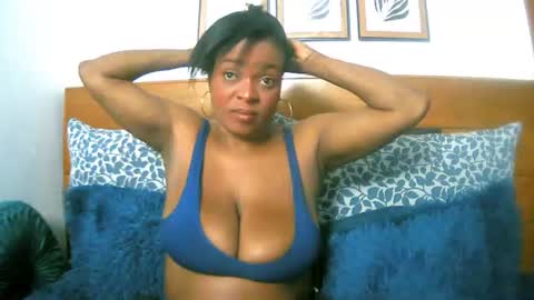 Snapshot of bianca_ebony chatting on July 30, 5:06 am bianca ebony online show from July 30, 5:06 am