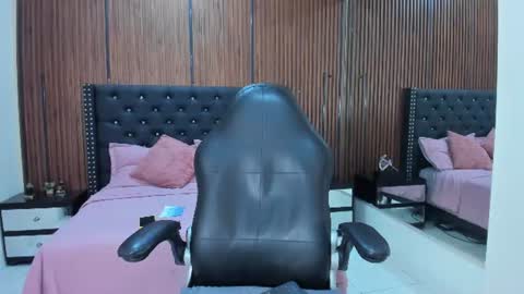 biancaferrer1 online show from July 9, 4:49 am