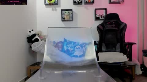 Biancastrong.. IGThebiancastrong online show from April 12, 2:05 am