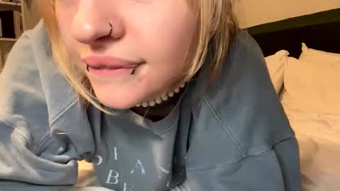 Ellie  online show from February 21, 3:29 am