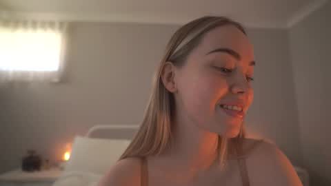 Snapshot of bibi_it_is chatting on September 23, 1:41 am Bibi online show from September 23, 1:41 am