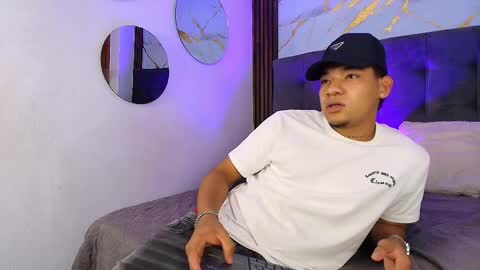 Snapshot of bick_jhonn chatting on May 21, 8:05 pm Bick Khonn online show from May 21, 8:05 pm