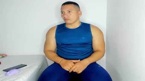 Snapshot of big_pecs_1 chatting on July 12, 2:46 am LEO online show from July 12, 2:46 am