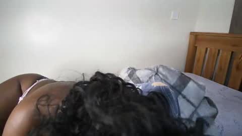 bigassmello_ online show from May 5, 1:57 am