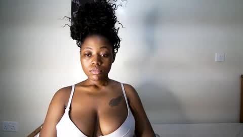 bigassmello_ online show from May 15, 11:45 pm