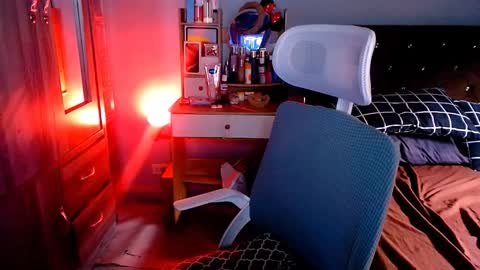 Snapshot of bigassslutdoll chatting on February 23, 4:10 am Mia online show from February 23, 4:10 am