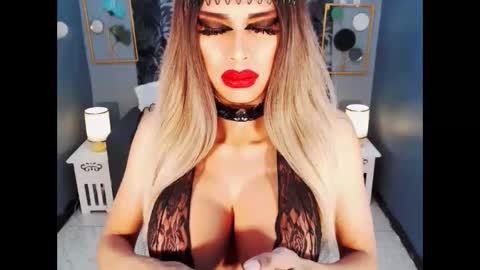 Snapshot of bigbomblhoraine chatting on February 6, 11:35 am Loraine Cruz online show from February 6, 11:35 am