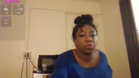 Snapshot of bigboobs_bouncin chatting on December 4, 8:45 am Ashley online show from December 4, 8:45 am