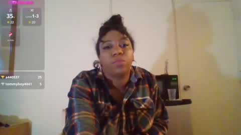 Snapshot of bigboobs_bouncin chatting on December 5, 9:28 pm Ashley online show from December 5, 9:28 pm