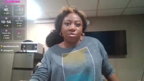 Snapshot of bigboobs_bouncin chatting on February 27, 8:06 am Ashley online show from February 27, 8:06 am