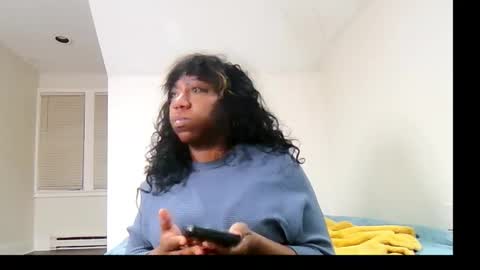 Snapshot of bigboobs_bouncin chatting on February 18, 1:45 am Ashley online show from February 18, 1:45 am