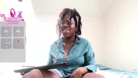 Snapshot of bigboobs_bouncin chatting on April 3, 9:57 pm Ashley online show from April 3, 9:57 pm