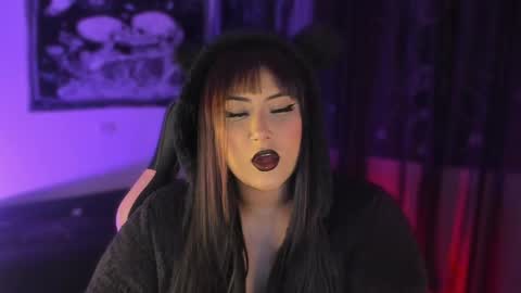 bigboobs cloe online show from April 12, 11:43 pm