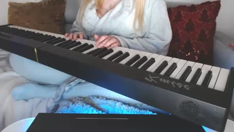 bigboobs_cutie online show from December 23, 4:44 am