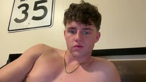 Snapshot of bigbootyburger1 chatting on February 26, 6:40 pm bigbootyburger1 online show from February 26, 6:40 pm