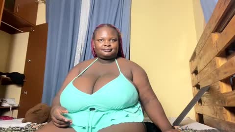 Snapshot of bigchocotities chatting on February 26, 1:43 am bigchocotities online show from February 26, 1:43 am