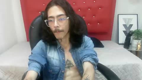 Snapshot of bigcock_robert chatting on June 20, 7:38 pm ROBB online show from June 20, 7:38 pm