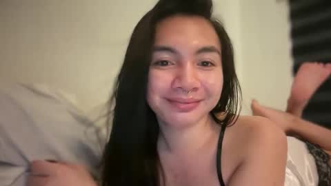 Yeng online show from May 18, 4:24 pm