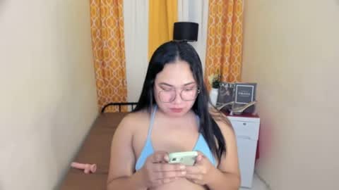 BABY LEXIE online show from April 9, 12:10 pm