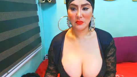 Snapshot of bigcocknloadstits chatting on July 2, 3:18 pm Flirty Sofia online show from July 2, 3:18 pm