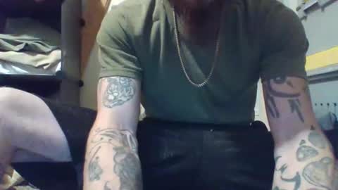 Snapshot of bigdaddy1231995 chatting on February 15, 7:51 am BigDaddykodack online show from February 15, 7:51 am