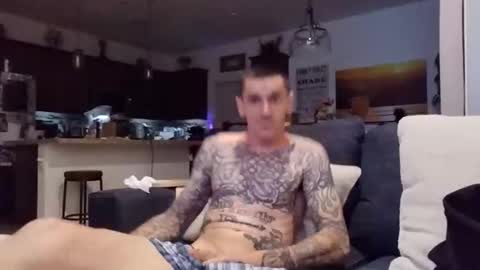 Snapshot of bigdickcumslikeariver chatting on January 7, 1:35 pm Can you make me cum online show from January 7, 1:35 pm