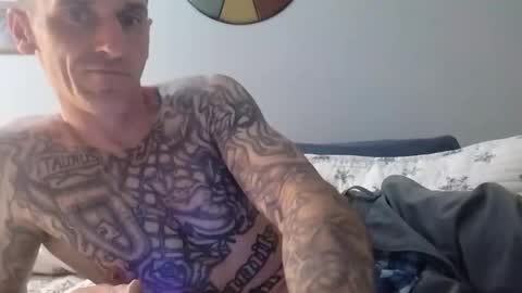 Snapshot of bigdickcumslikeariver chatting on February 8, 2:48 am Can you make me cum online show from February 8, 2:48 am