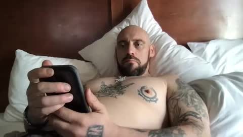 Snapshot of bigdikdaddydrew69 chatting on December 17, 8:32 pm bigdikdaddydrew69 online show from December 17, 8:32 pm