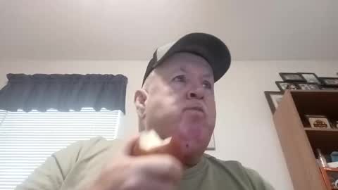 Snapshot of bigeoo76 chatting on May 31, 7:04 pm bigeoo76 online show from May 31, 7:04 pm