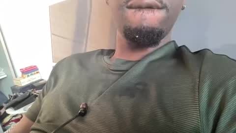 Snapshot of bigfrenchdick75 chatting on March 23, 6:39 am bigfrenchdick75 online show from March 23, 6:39 am