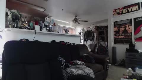 biggerisbetter21 online show from December 19, 9:11 pm