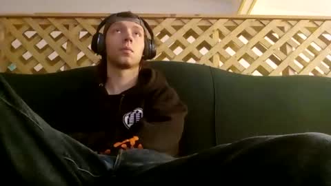 biggestboiiii online show from November 6, 10:38 am