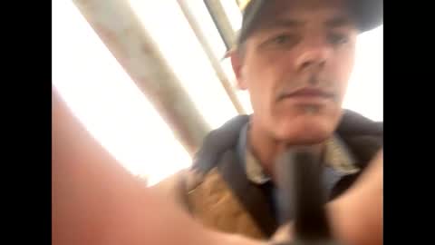 Snapshot of biggymemo69 chatting on December 16, 3:32 pm biggymemo69 online show from December 16, 3:32 pm