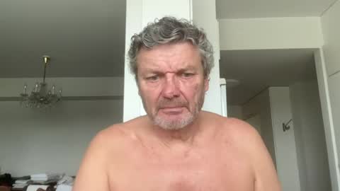 Snapshot of bigheart60 chatting on July 24, 12:25 pm bigheart60 online show from July 24, 12:25 pm