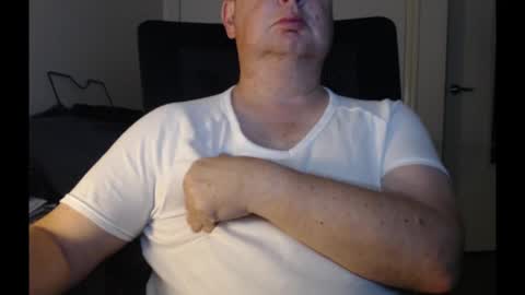 Snapshot of bighorn1981 chatting on December 6, 12:16 pm bighorn1981 online show from December 6, 12:16 pm