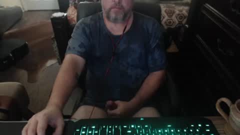 bighugmugg online show from October 4, 7:56 pm