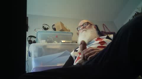 Snapshot of bigjeff01 chatting on April 29, 8:15 pm bigjeff01 online show from April 29, 8:15 pm