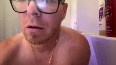 Snapshot of bigknobrob84 chatting on September 29, 4:23 pm bigknobrob84 online show from September 29, 4:23 pm