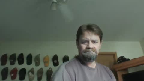 Snapshot of bigload1972 chatting on December 7, 8:38 pm bigload1972 online show from December 7, 8:38 pm