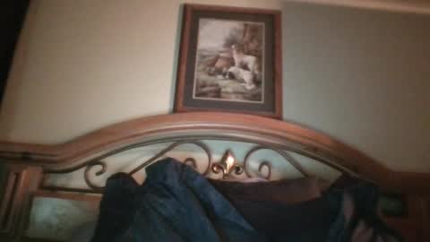 Snapshot of bigload1972 chatting on December 21, 1:15 am bigload1972 online show from December 21, 1:15 am