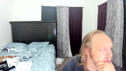 Snapshot of bigmike20129020 chatting on September 9, 8:14 am bigmike20129020 online show from September 9, 8:14 am