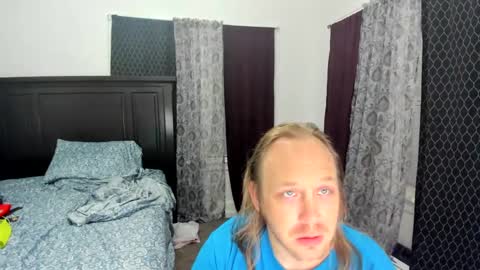Snapshot of bigmike20129020 chatting on October 8, 7:39 am bigmike20129020 online show from October 8, 7:39 am