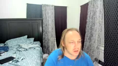 Snapshot of bigmike20129020 chatting on October 17, 8:50 am bigmike20129020 online show from October 17, 8:50 am