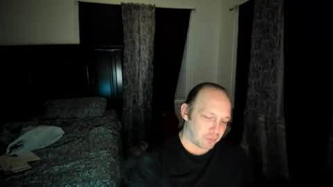Snapshot of bigmike20129020 chatting on February 23, 9:39 am bigmike20129020 online show from February 23, 9:39 am