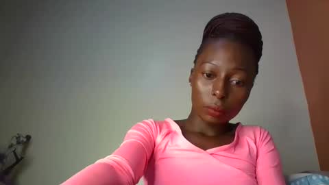 Snapshot of bigpussy_girl chatting on January 4, 12:27 am abi online show from January 4, 12:27 am