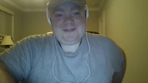 Snapshot of bigred_nyc chatting on February 4, 3:22 am Big Red online show from February 4, 3:22 am