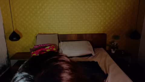 Snapshot of bigroundbooty_ chatting on June 24, 8:30 pm bigroundbooty_ online show from June 24, 8:30 pm
