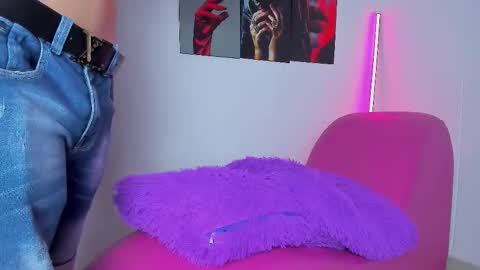 SEX IN THE HOUSE online show from November 9, 10:19 pm